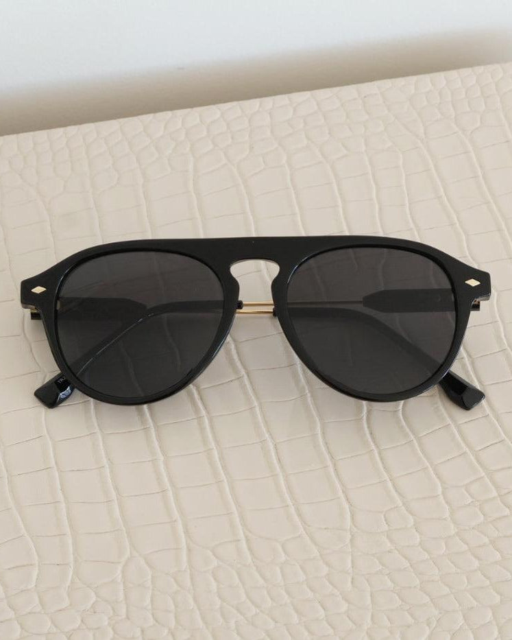 By charley- Riley (black) - chailata.com