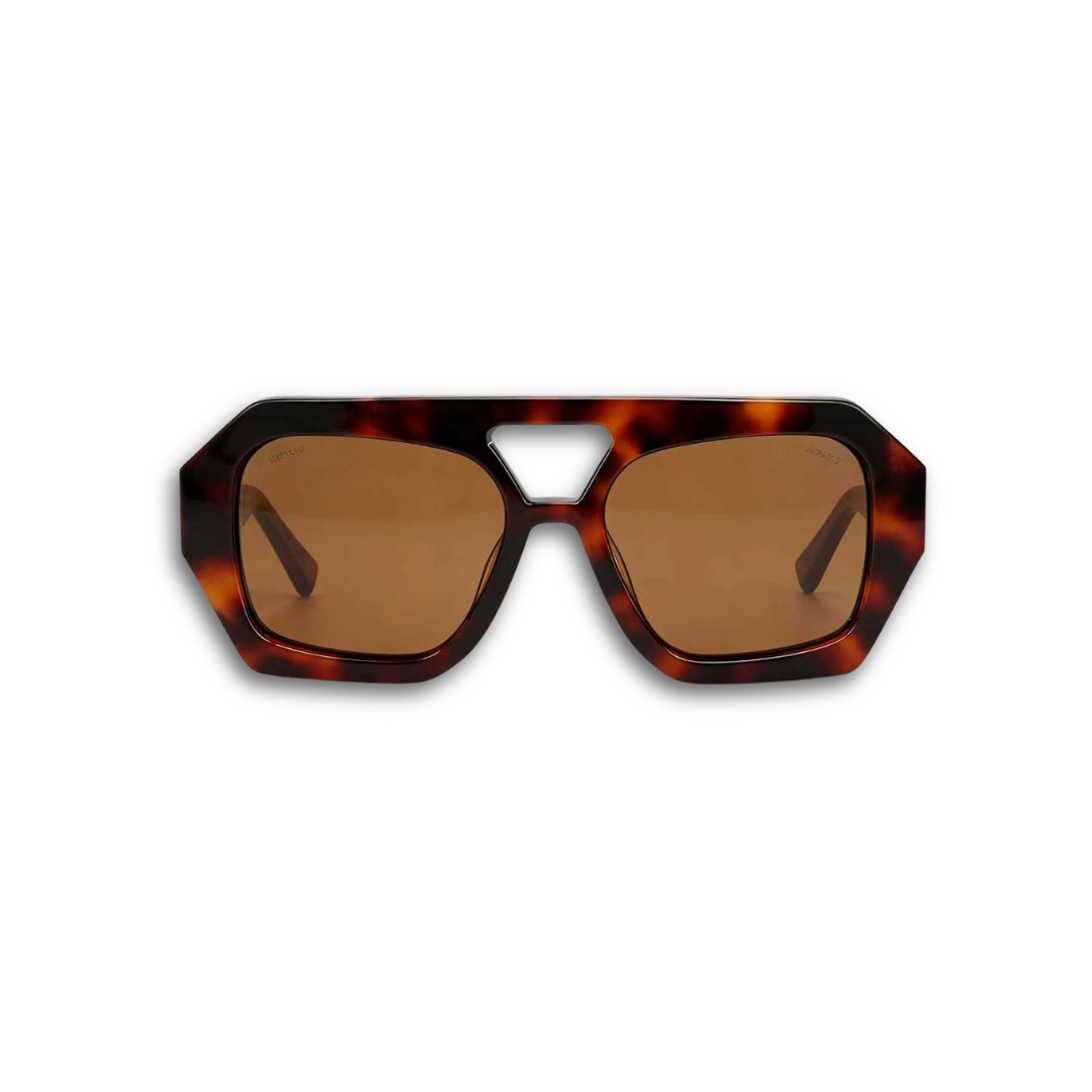 Unisex vintage aviator sunglasses with modern polarised lenses. Stylish pilot sunglasses inspired by classic vintage fashion.